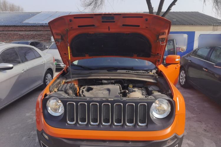 Used Jeep Renegade 2017 180T Automatic High-Energy Version Engine Bay