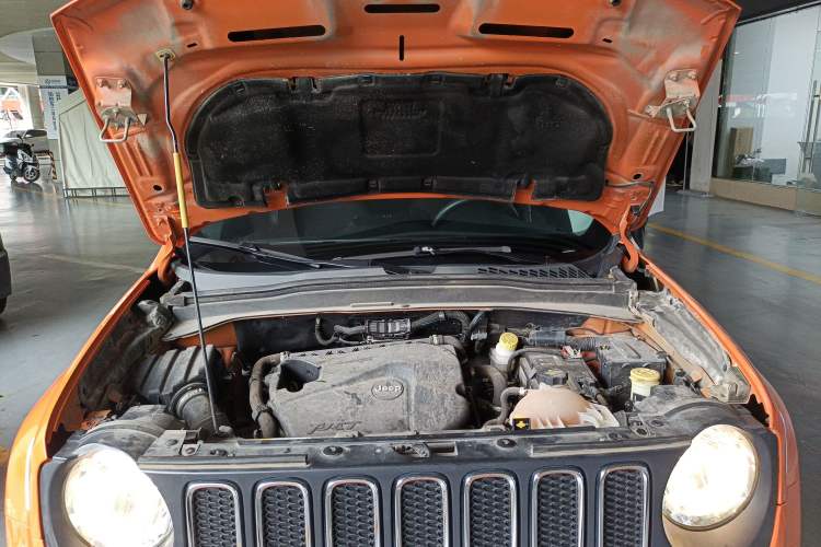 Used Jeep Renegade 2017 180T Automatic High-Energy Version Engine Bay