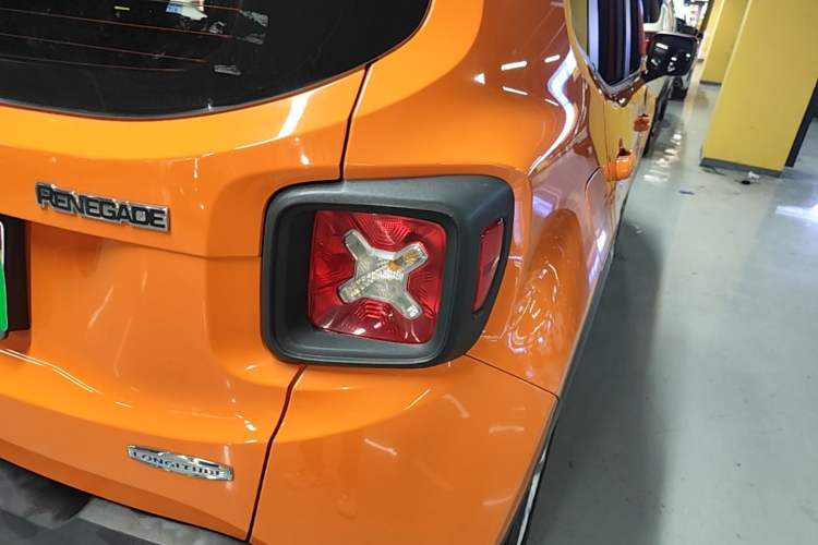 Used Jeep Renegade 2017 180T Automatic Jingneng Edition Exterior 3