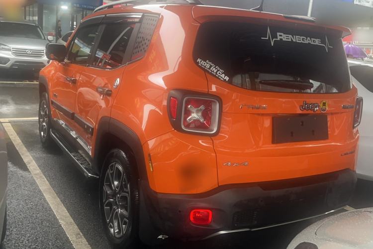Used Jeep Renegade 2017 180TS Automatic All-Wheel Drive Versatile Edition Exterior 3