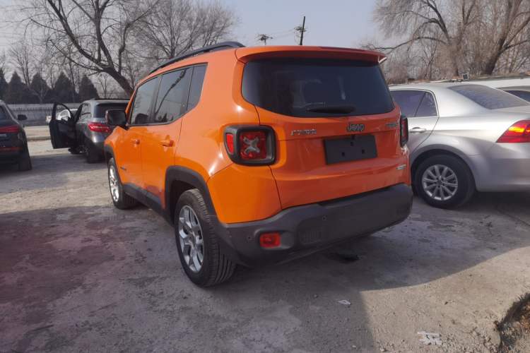 Used Jeep Renegade 2017 180T Automatic High-Energy Version Exterior 3