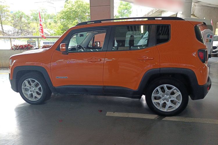 Used Jeep Renegade 2017 180T Automatic High-Energy Version Exterior 3