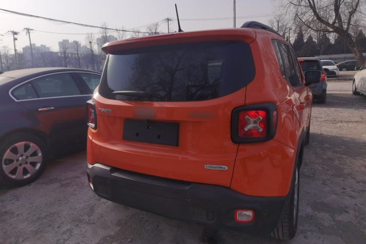 Used Jeep Renegade 2017 180T Automatic High-Energy Version Exterior 4