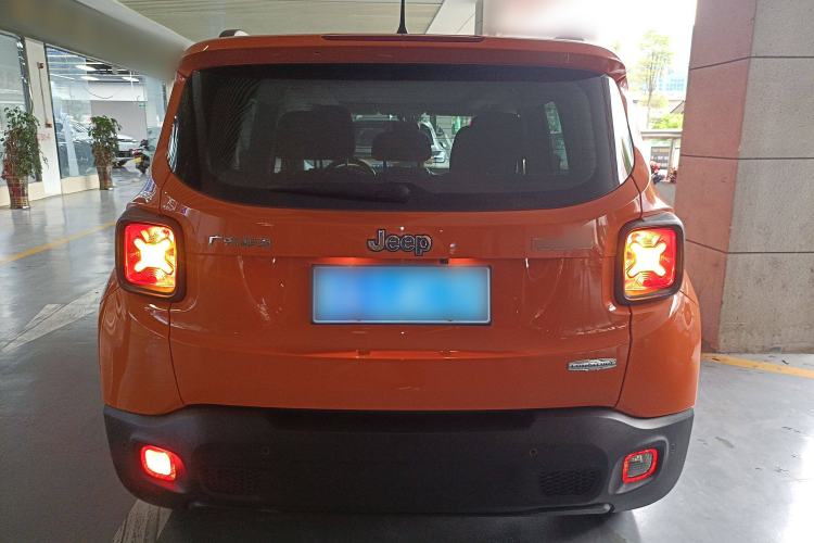 Used Jeep Renegade 2017 180T Automatic High-Energy Version Exterior 4