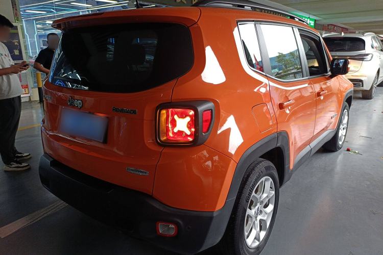 Used Jeep Renegade 2017 180T Automatic High-Energy Version Exterior 5