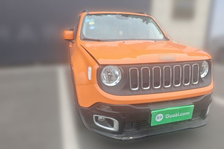 Used Jeep Renegade 2017 180T Automatic High-Energy Version Front Right 45 Deg