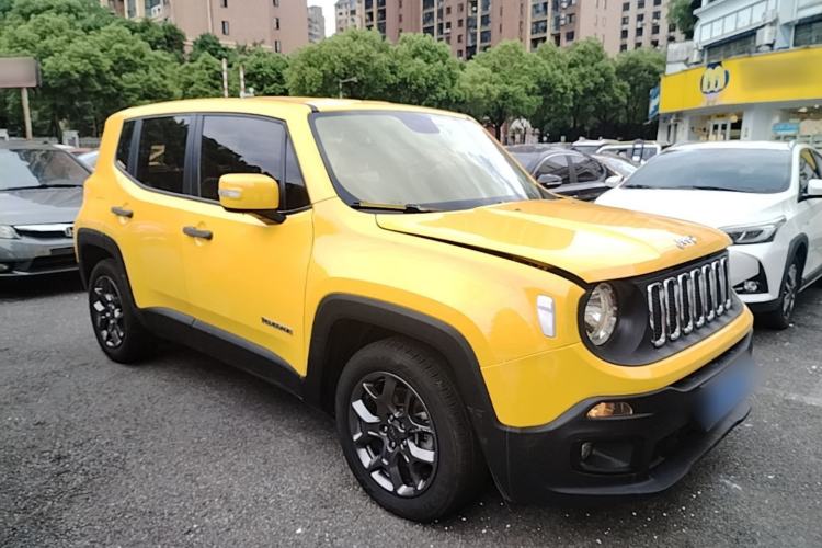 Used Jeep Renegade 2017 180T Automatic Kinetic Edition+ Front Right 45 Deg
