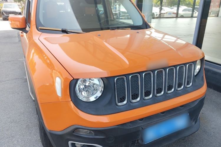 Used Jeep Renegade 2017 180T Automatic High-Energy Version Front Right 45 Deg