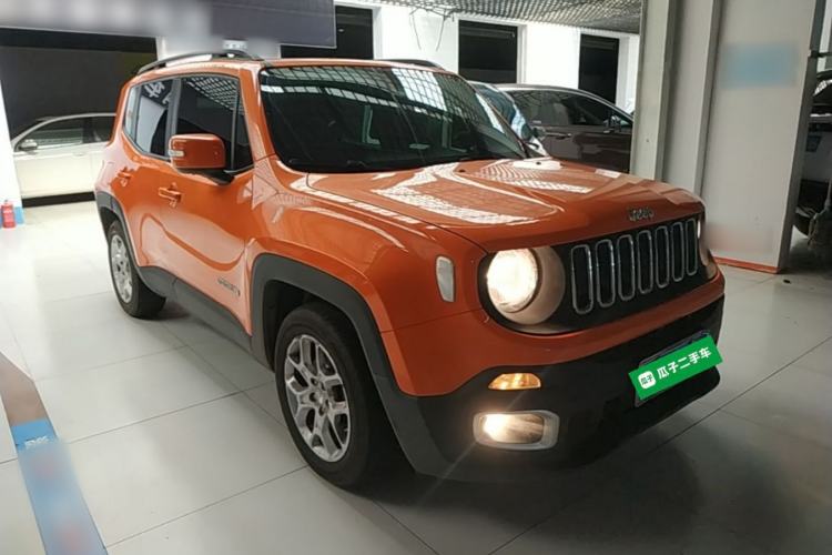 Used Jeep Renegade 2017 180T Automatic High-Energy Version Front Right 45 Deg