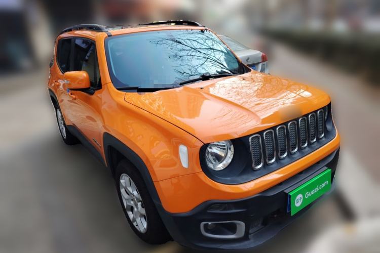 Used Jeep Renegade 2017 180T Automatic High-Energy Version Front Right 45 Deg
