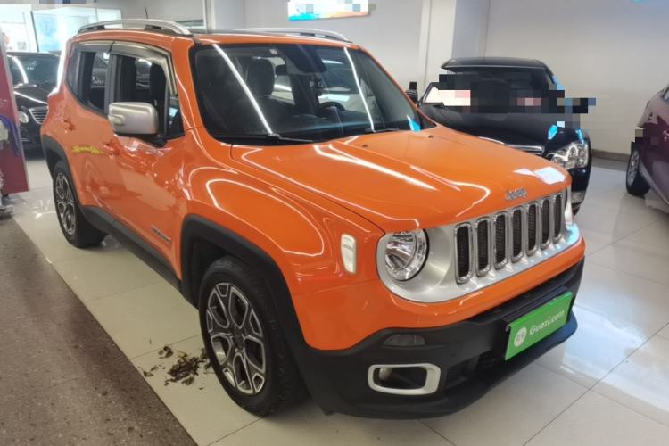 Used Jeep Renegade 2017 180T Automatic Smart Version Front Right 45 Deg