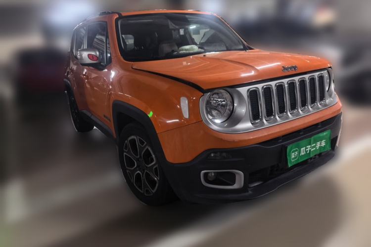 Used Jeep Renegade 2017 180T Automatic Smart Version Front Right 45 Deg