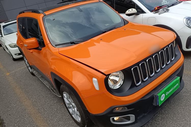 Used Jeep Renegade 2017 180T Automatic High-Energy Version Front Right 45 Deg