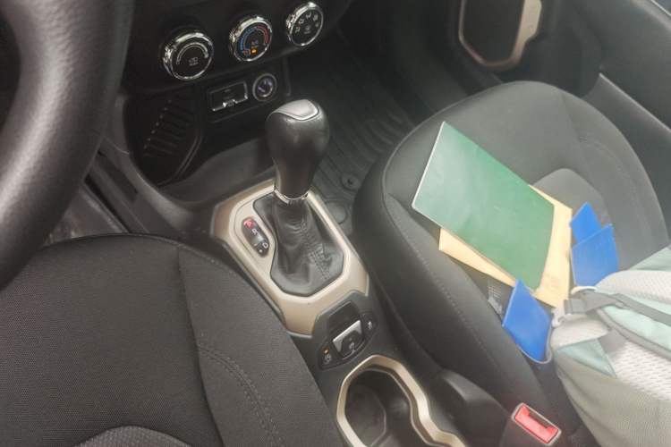 Used Jeep Renegade 2017 180T Automatic High-Energy Version Gear Lever