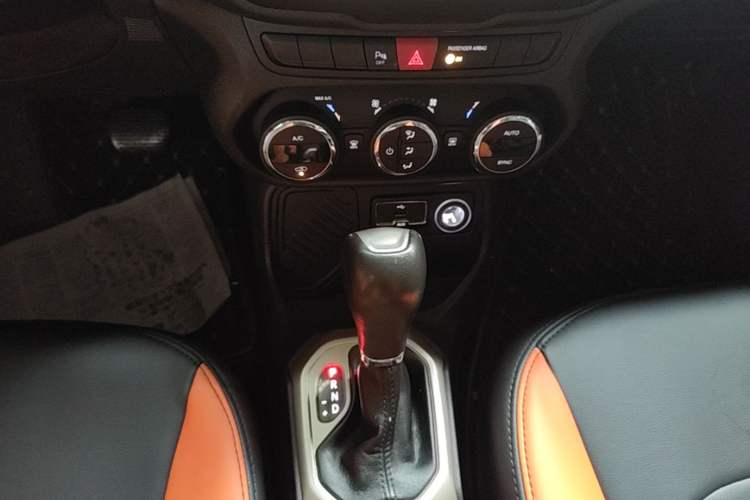 Used Jeep Renegade 2017 180T Automatic Jingneng Edition Gear Lever