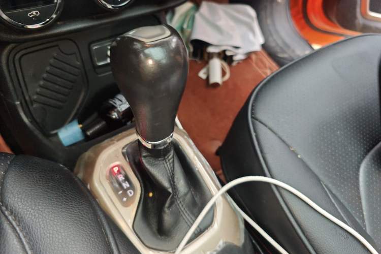 Used Jeep Renegade 2017 180T Automatic Jingneng Edition Gear Lever