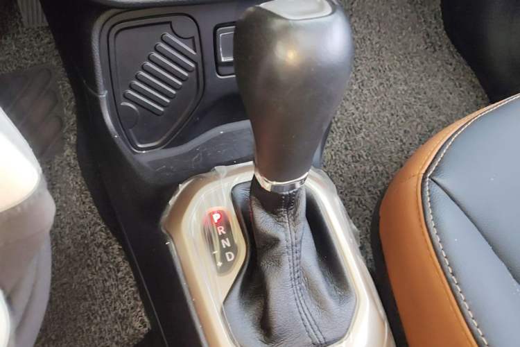 Used Jeep Renegade 2017 180T Automatic High-Energy Version Gear Lever