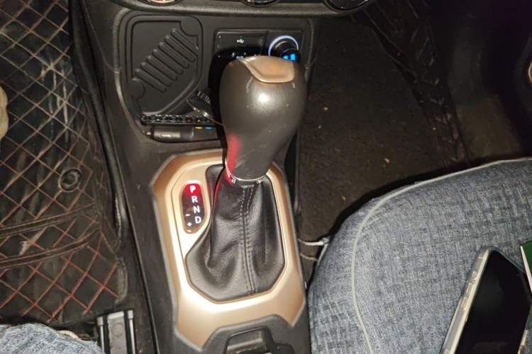 Used Jeep Renegade 2017 180T Automatic Jingneng Edition Gear Lever