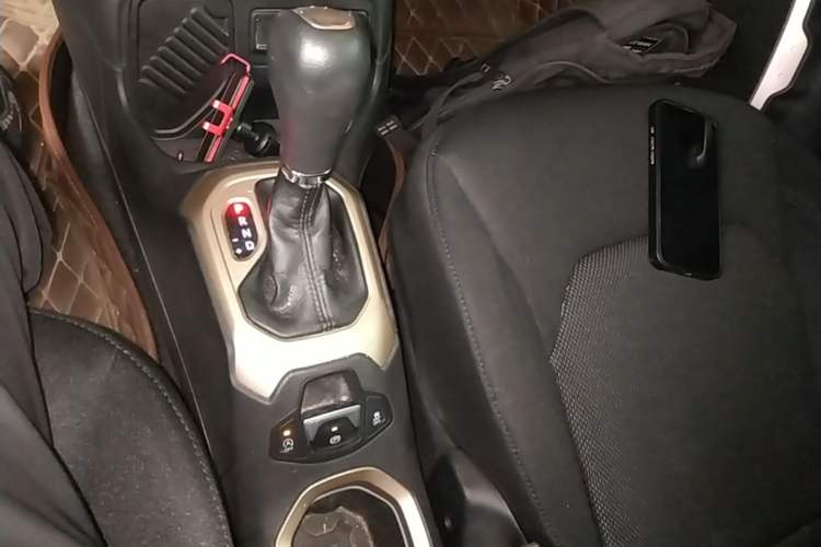 Used Jeep Renegade 2017 180T Automatic High-Energy Version Gear Lever