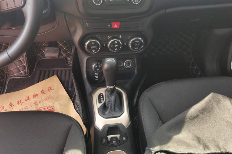 Used Jeep Renegade 2017 180TS Automatic Four-Wheel Drive Superior Edition Gear Lever