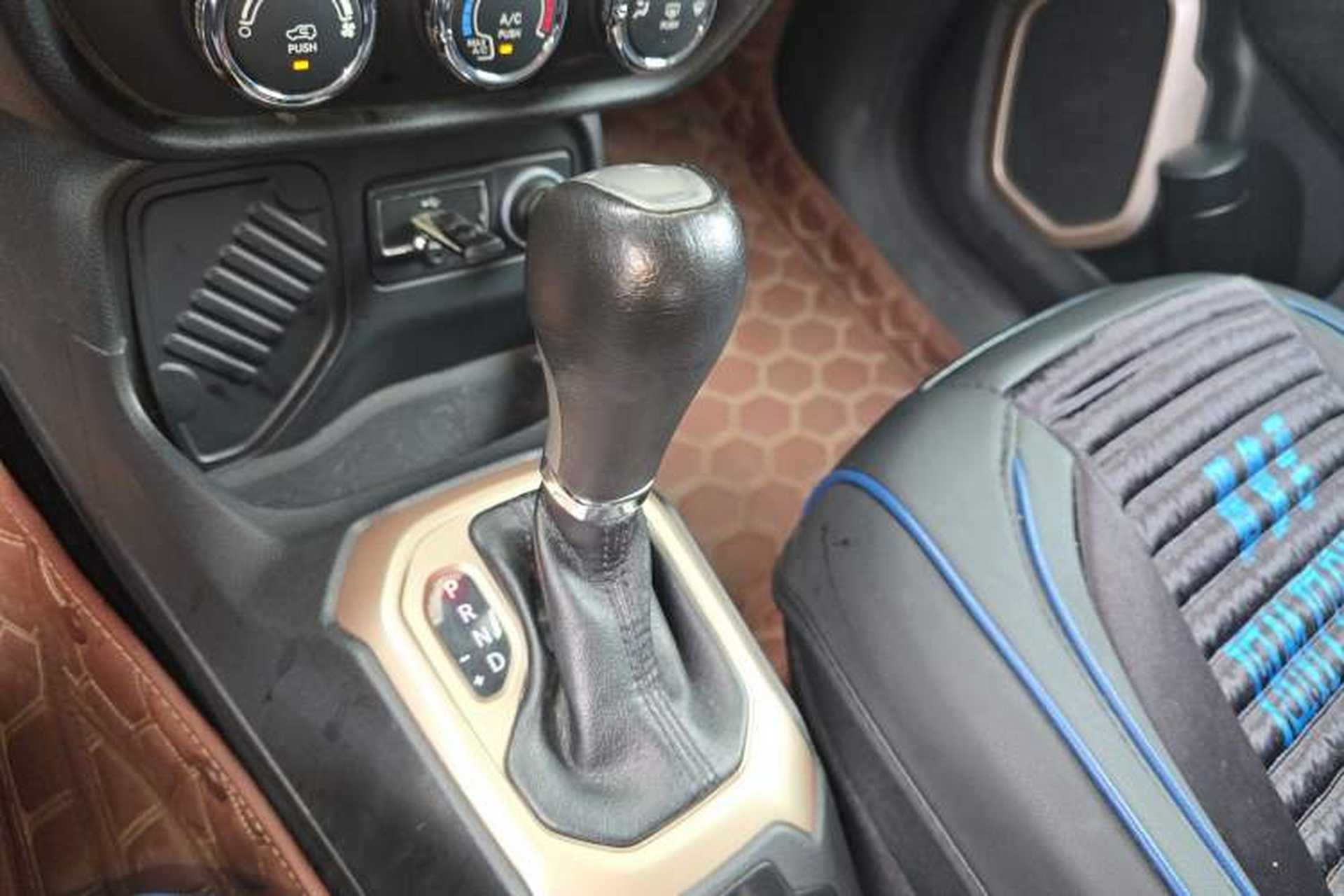 Used Jeep Renegade 2017 180T Automatic Kinetic Edition+ Gear Lever
