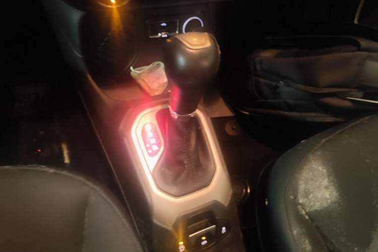 Used Jeep Renegade 2017 180T Automatic Jingneng Edition Gear Lever
