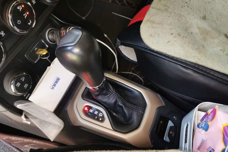 Used Jeep Renegade 2017 180TS Automatic Four-Wheel Drive Superior Edition Gear Lever