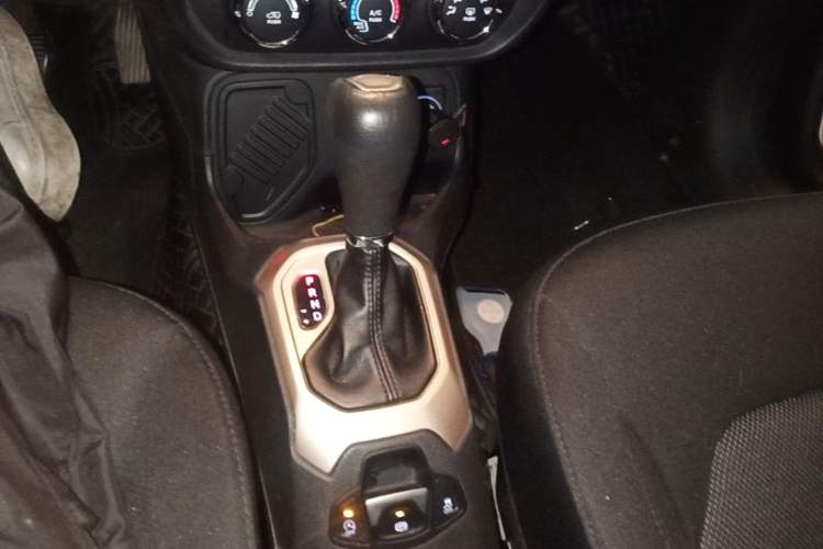 Used Jeep Renegade 2017 180T Automatic High-Energy Version Gear Lever