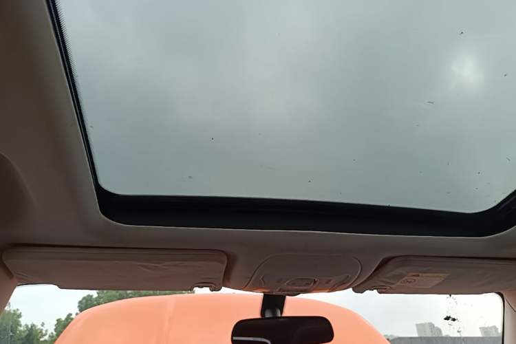 Used Jeep Renegade 2017 180T Automatic High-Energy Version Headliner