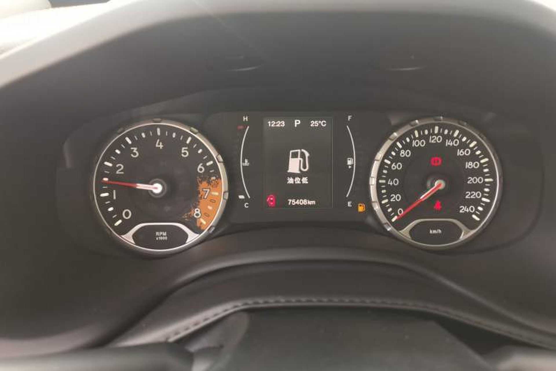 Used Jeep Renegade 2017 180TS Automatic Four-Wheel Drive Superior Edition Instrument Cluster