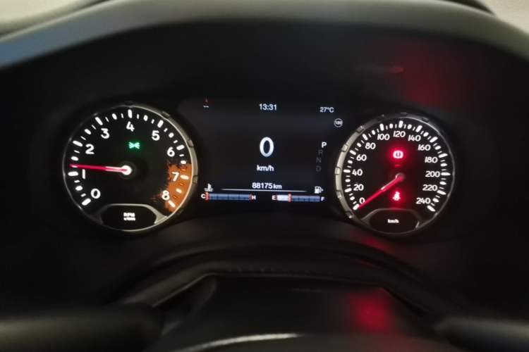 Used Jeep Renegade 2017 180T Automatic Smart Version Instrument Cluster