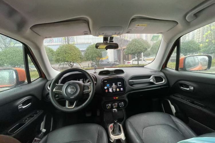 Used Jeep Renegade 2017 180T Automatic Kinetic Edition+ Interior 1