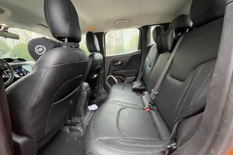 Used Jeep Renegade 2017 180T Automatic Kinetic Edition+ Interior 2