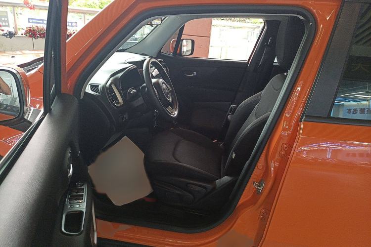 Used Jeep Renegade 2017 180T Automatic High-Energy Version Interior 3