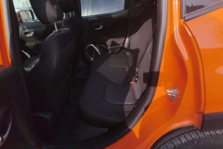 Used Jeep Renegade 2017 180T Automatic High-Energy Version Interior 4