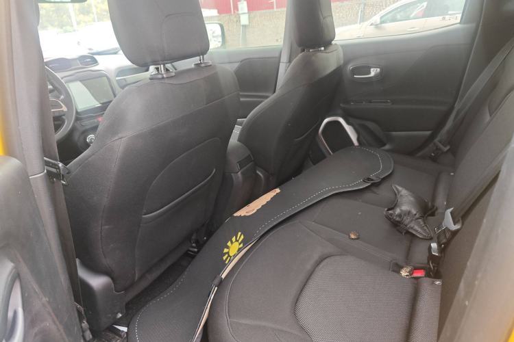 Used Jeep Renegade 2017 180T Automatic High-Energy Version Interior 6