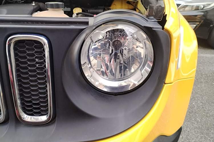 Used Jeep Renegade 2017 180T Automatic Kinetic Edition+ Left Front Headlight