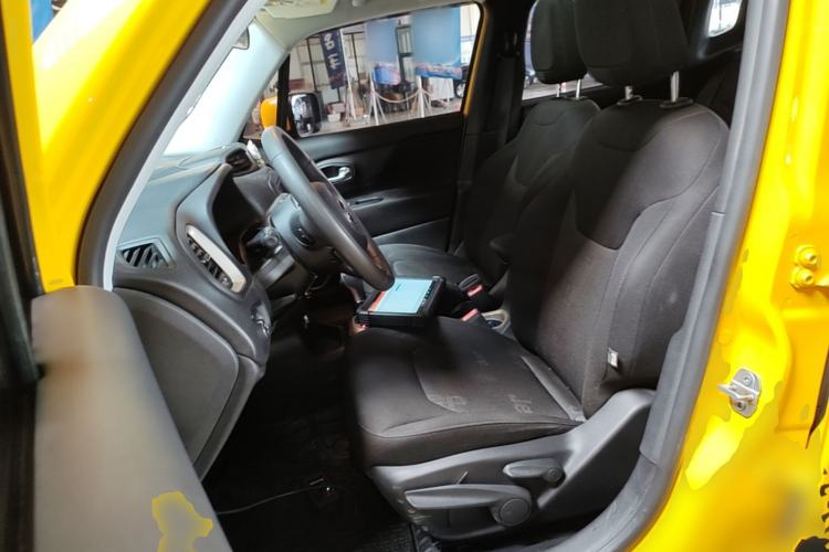 Used Jeep Renegade 2017 180T Automatic High-Energy Version Left Front Seat