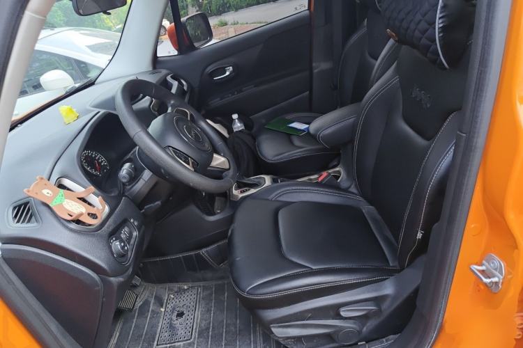 Used Jeep Renegade 2017 180T Automatic High-Energy Version Left Front Seat