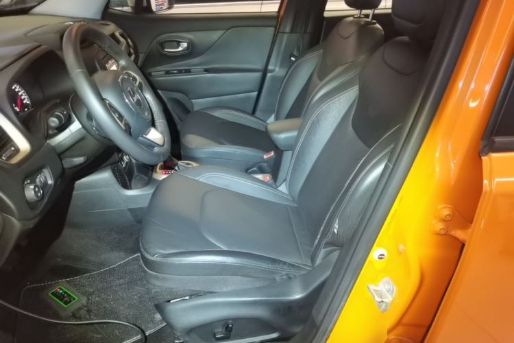 Used Jeep Renegade 2017 180T Automatic Smart Version Left Front Seat
