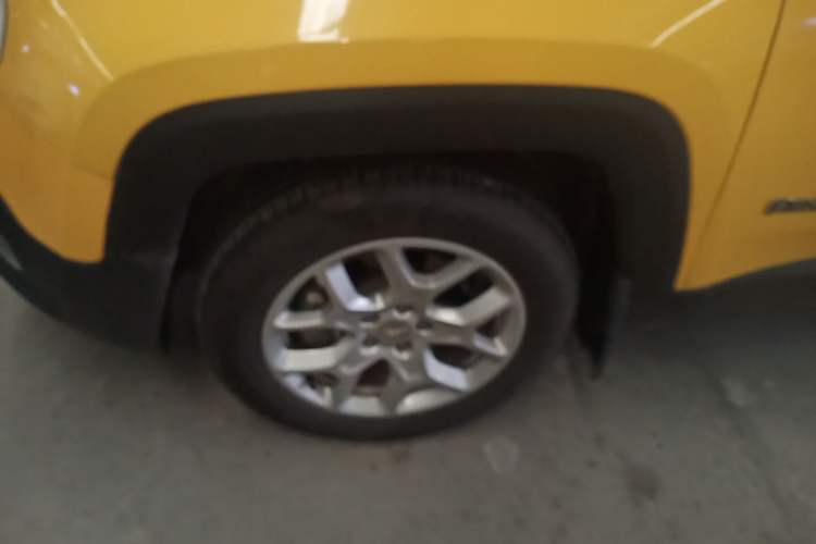Used Jeep Renegade 2017 180T Automatic High-Energy Version Left Front Wheel Hub