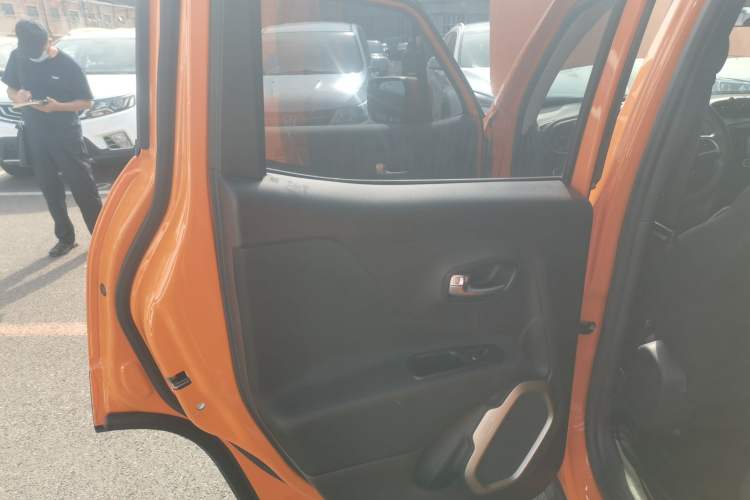Used Jeep Renegade 2017 180TS Automatic Four-Wheel Drive Superior Edition Left Rear Door Interior