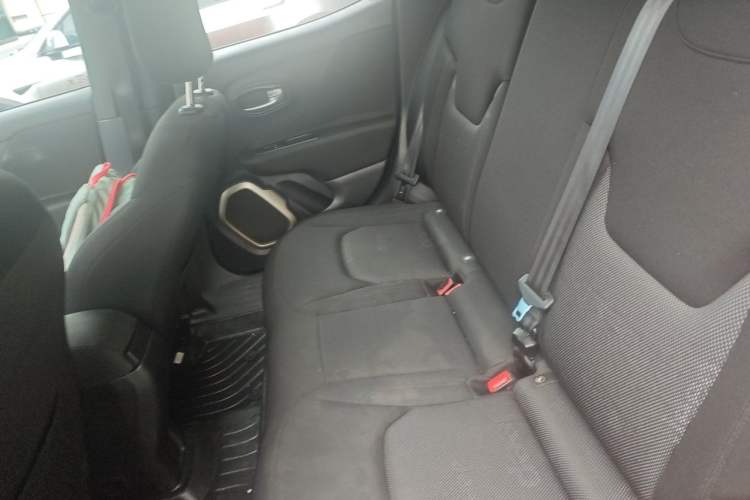 Used Jeep Renegade 2017 180T Automatic High-Energy Version Left Rear Seat