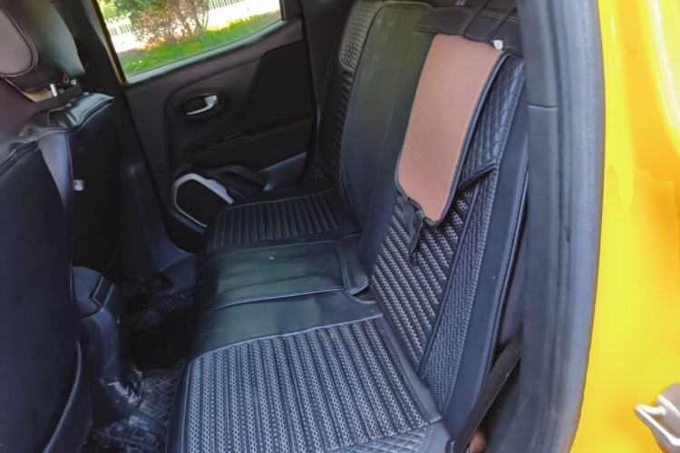 Used Jeep Renegade 2017 180T Automatic High-Energy Version Left Rear Seat
