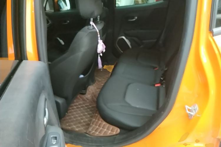 Used Jeep Renegade 2017 180T Automatic High-Energy Version Left Rear Seat