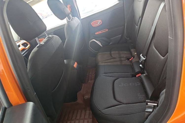 Used Jeep Renegade 2017 180T Automatic High-Energy Version Left Rear Seat
