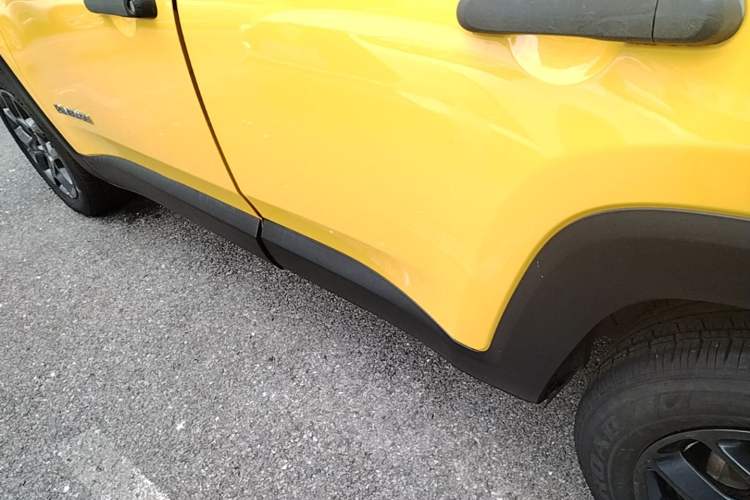 Used Jeep Renegade 2017 180T Automatic Kinetic Edition+ Left Side Sill