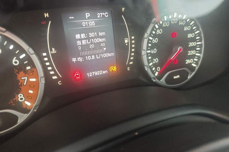 Used Jeep Renegade 2017 180T Automatic High-Energy Version Odometer Close Up