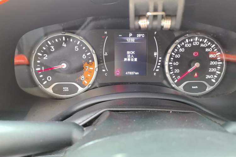 Used Jeep Renegade 2017 180T Automatic High-Energy Version Odometer Close Up