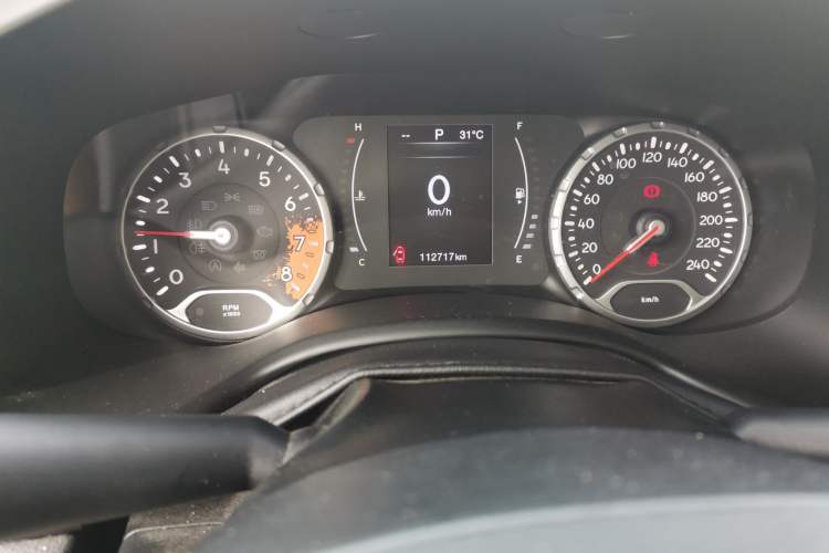 Used Jeep Renegade 2017 180T Automatic Jingneng Edition Odometer Close Up